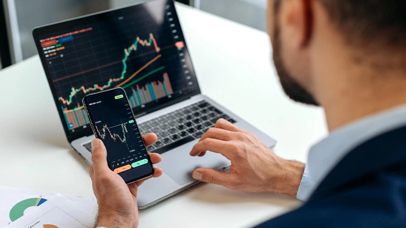 Solido Finviora Piattaforma di Trading